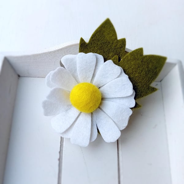 Felt Daisy Brooch: Handmade Flower Pin, Costume Jewellery