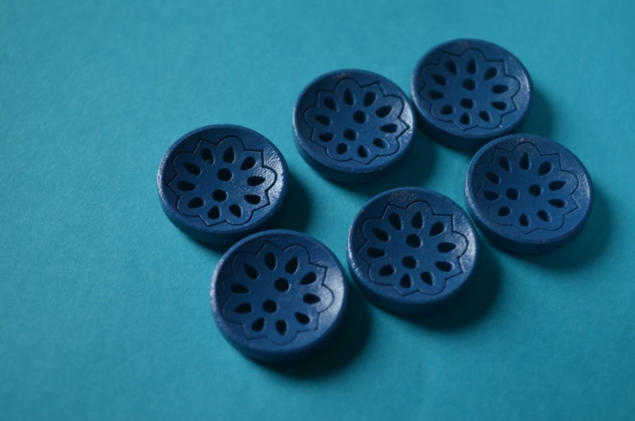 Wooden Pierced Flower Buttons Denim Blue 6pk Button 18mm (P5)