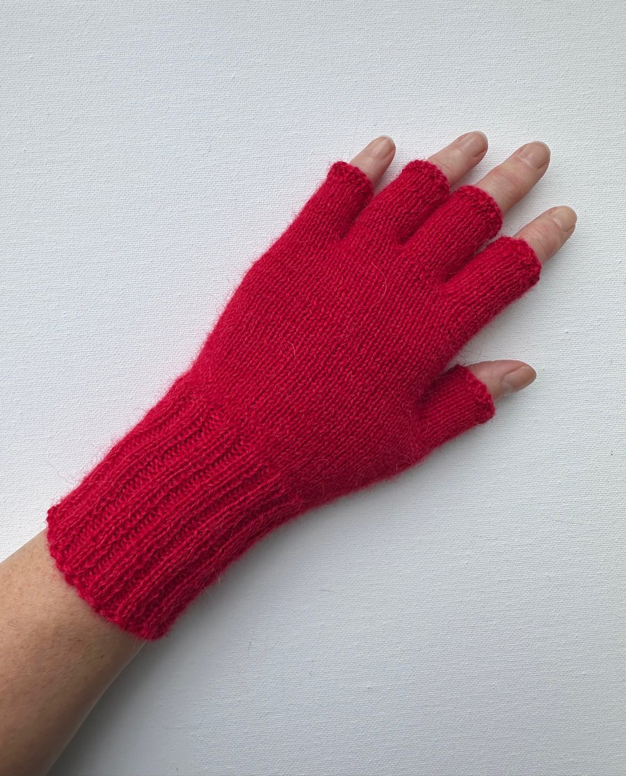 Fingerless gloves alpaca red