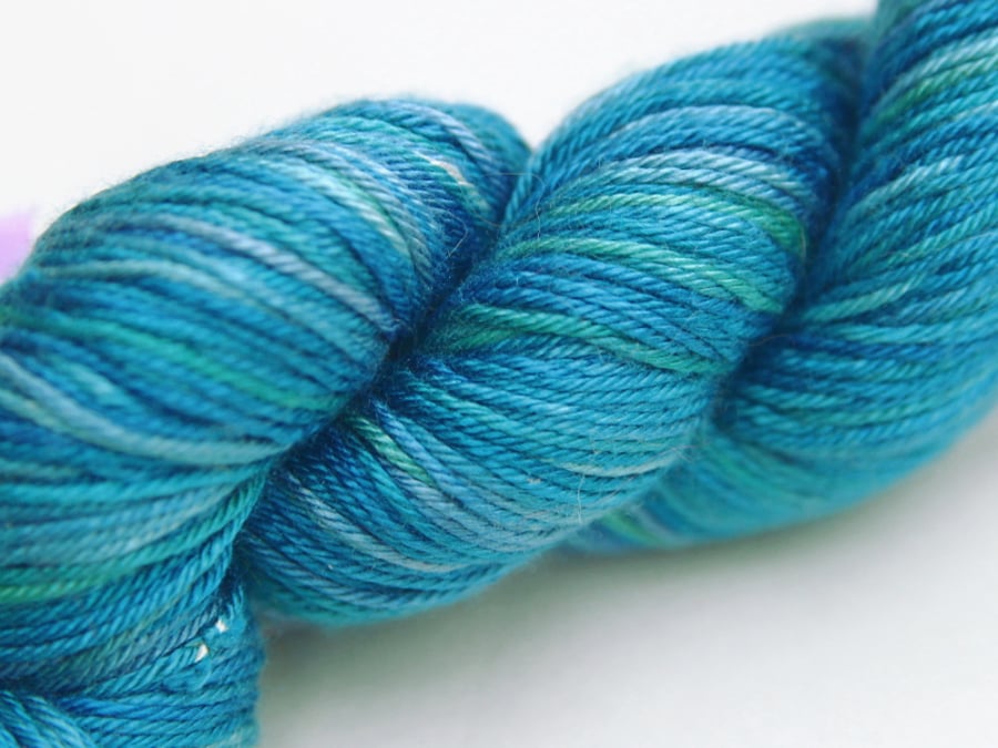 SECOND - Sarah - 4-ply pure Mulberry silk yarn