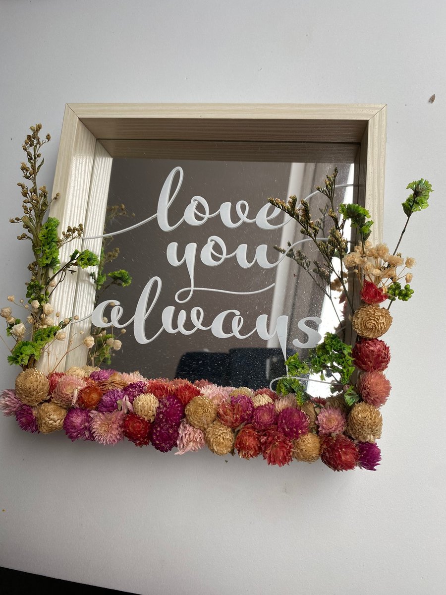 Dried Flower Mirror