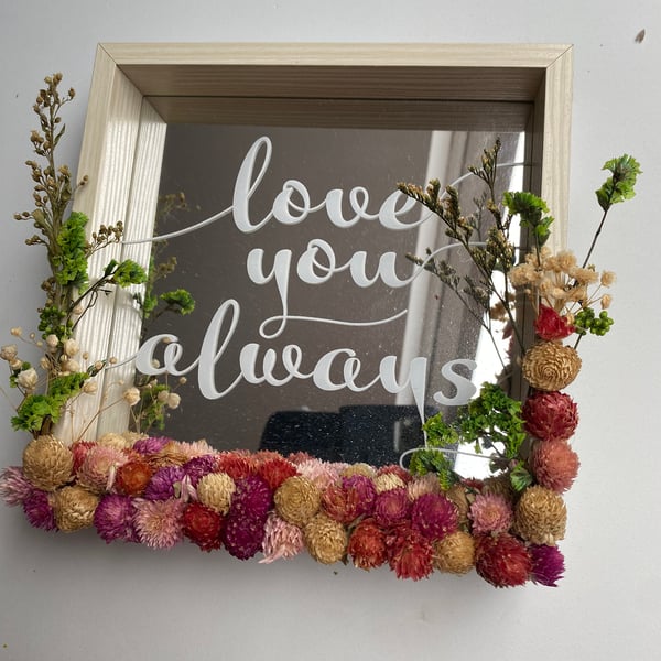 Dried Flower Mirror