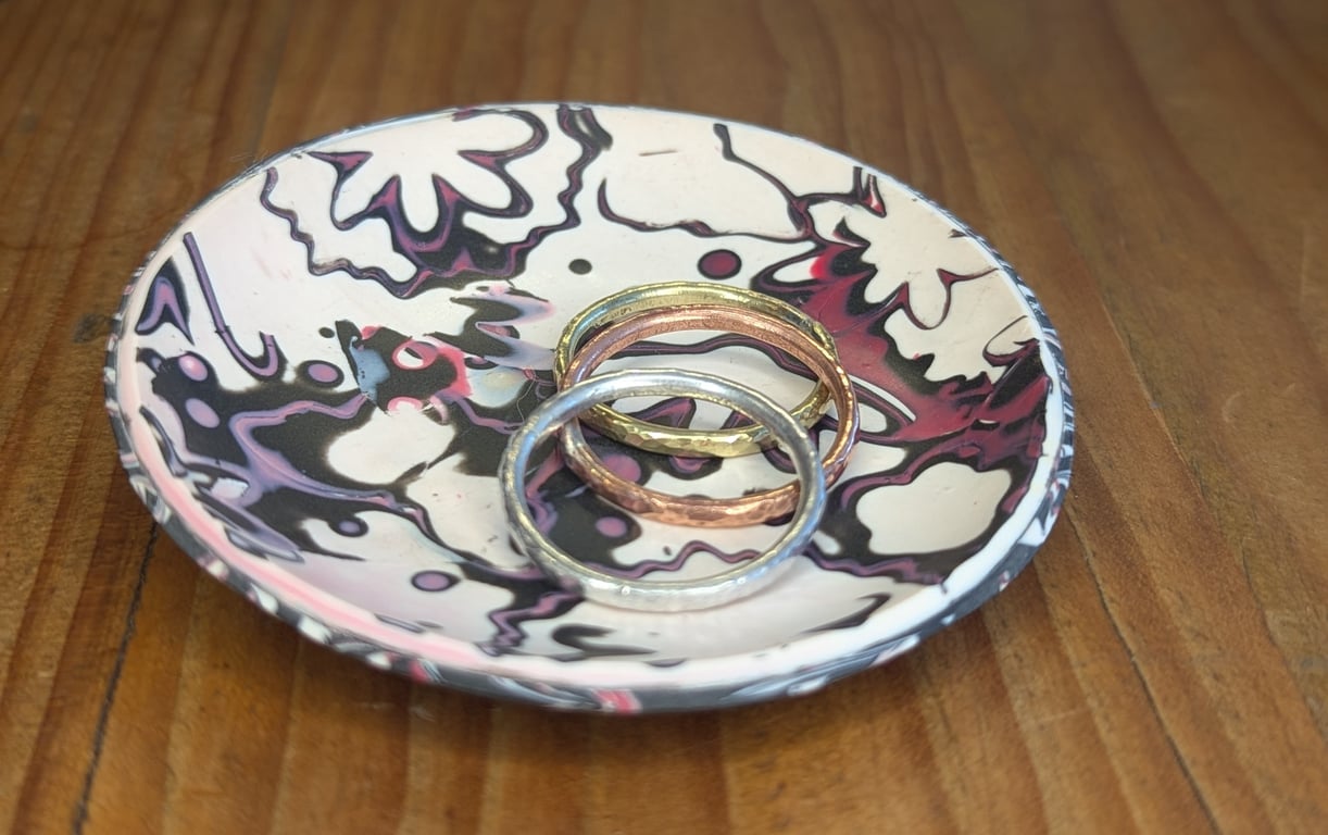 Trinket dish, cream, black and pink