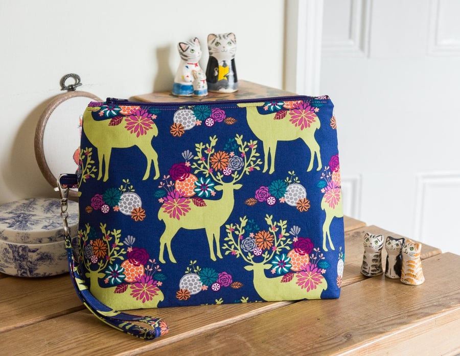 Project bag - a generously sized zipped pouch with detachable wristlet