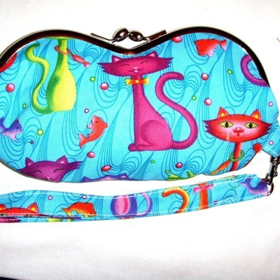 Pretty Kitty Wristlet purse/Sunglasses case