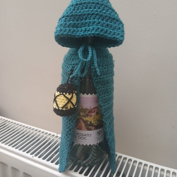 Traitors style wine cover 