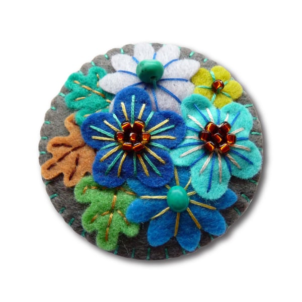 Japanese Art Inspired Handmade Mini Felt Brooch - Dark Grey