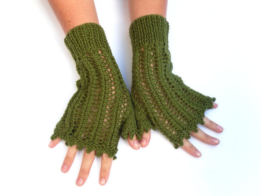 Fingerless gloves