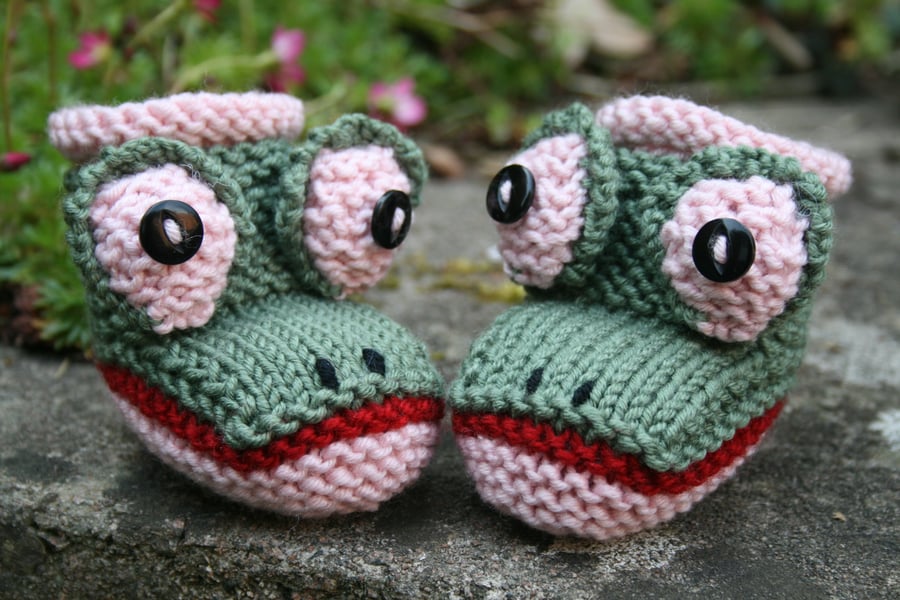 KNITTING pdf PATTERN - Baby Froggy Booties