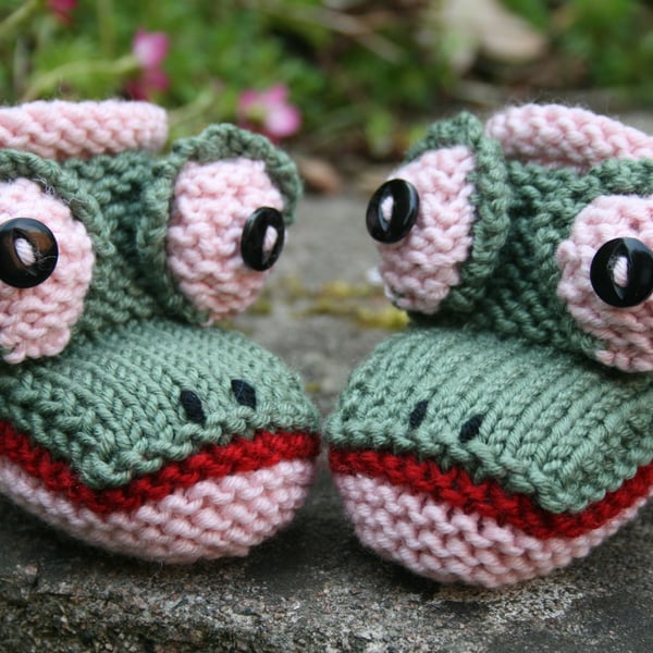 KNITTING pdf PATTERN - Baby Froggy Booties