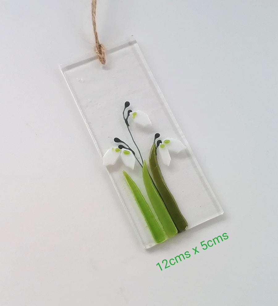 Small snowdrop suncatcher, gift for mum, fused glass snowdrops, spring flowers, 