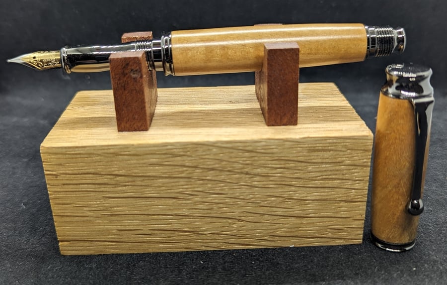 A fountain pen in Wych Elm