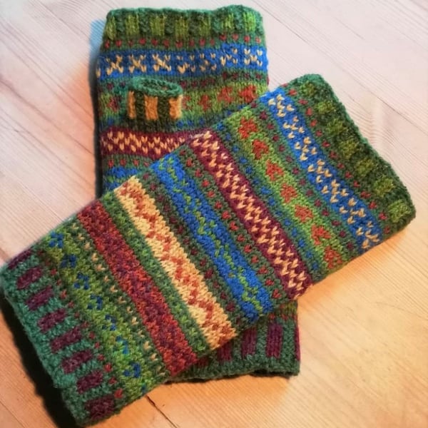 CHRISTMAS BONUS Knitting Kit: Walk in the Woods  Fair Isle Fingerless Gloves