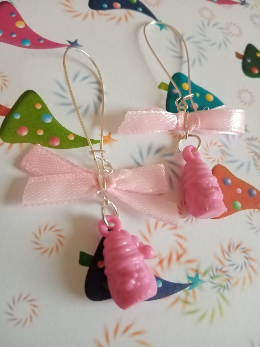Santa Baby - Pink Acrylic Santa Head Earrings 