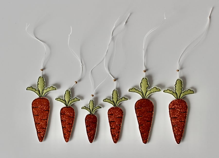 'Carrot Hanging Decorations Two' - Pack of Six