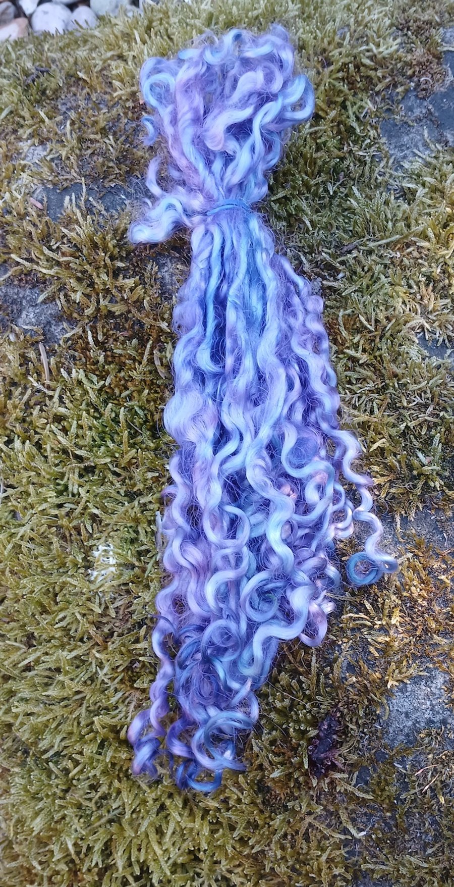 10g of Bluebell Wensleydale fleece