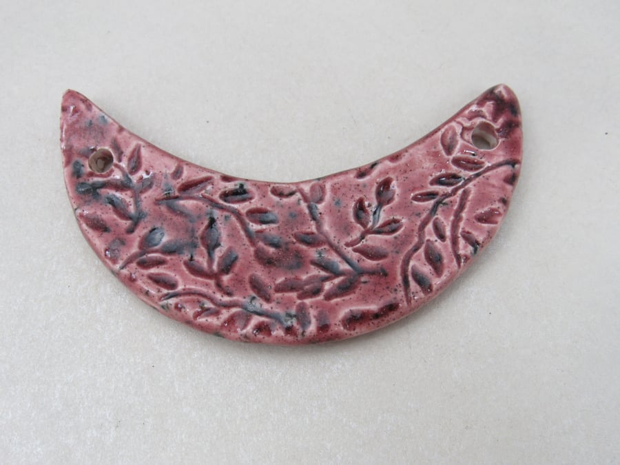 Speckled Rose Leaf Pattern Ceramic Crescent Bib Pendant
