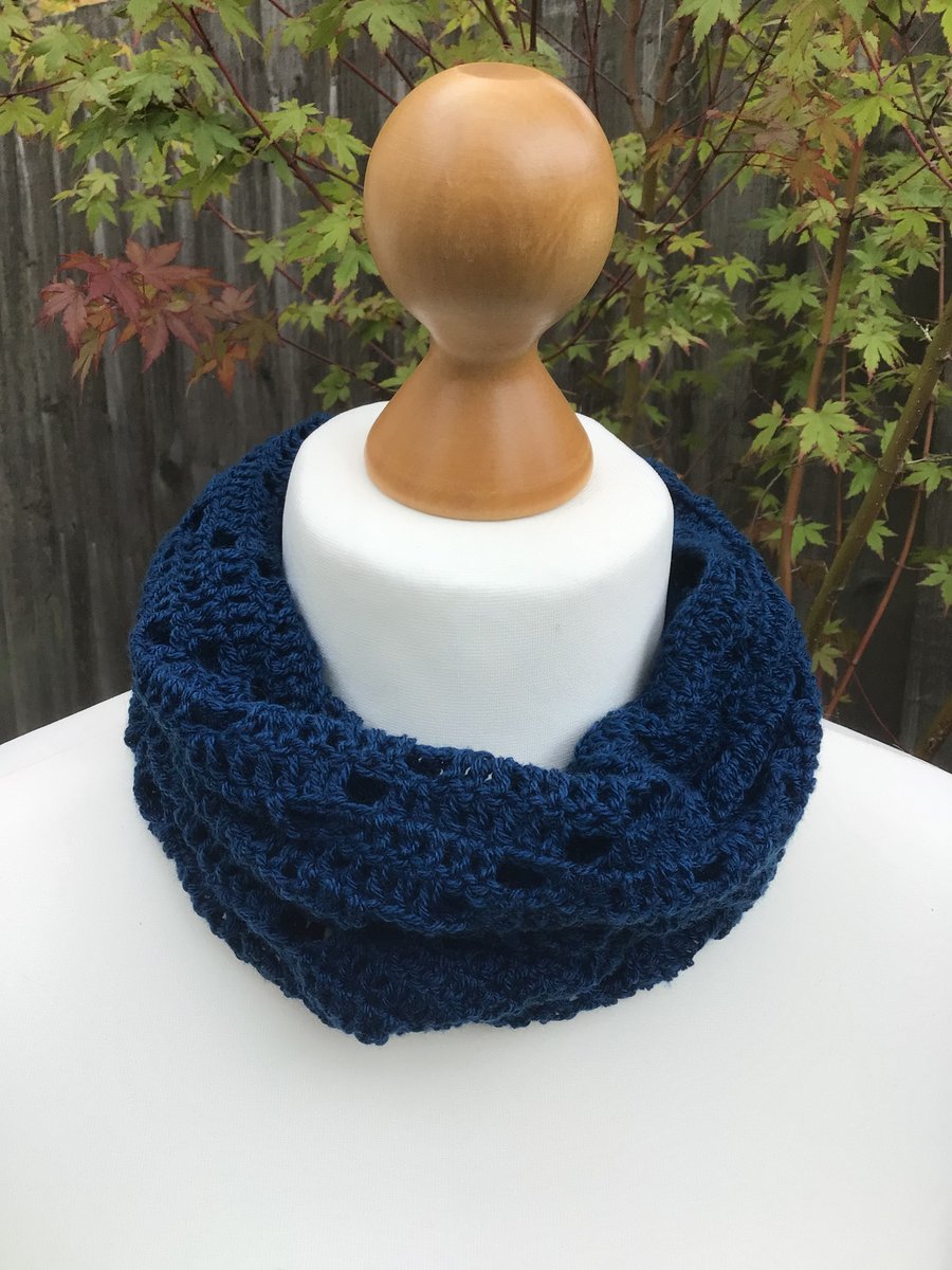  Snood in supersoft laceweight acrylic, colour Navy