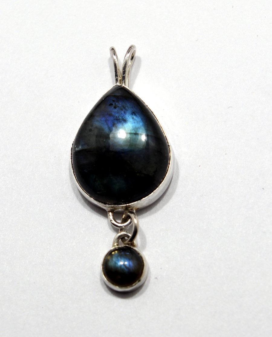 Labradorite Articulated Silver Pendant