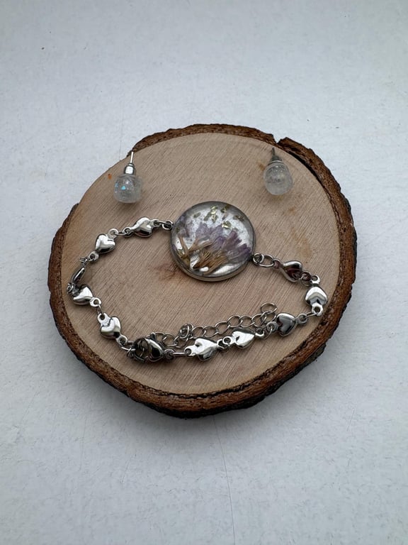 Resin Flower Bracelet and Heart Earrings Set, Real Dried Flowers, Nature Inspire