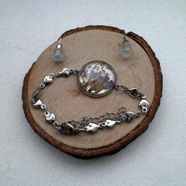 Resin Flower Bracelet and Heart Earrings Set, Real Dried Flowers, Nature Inspire