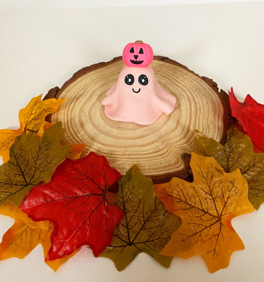 Pink ghost pumpkin ornament 