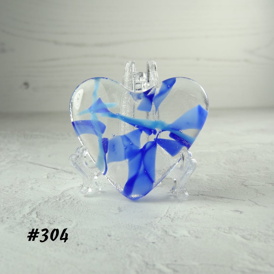 Fused glass blue and clear heart pocket hug with stand 5x4.5cm (304)