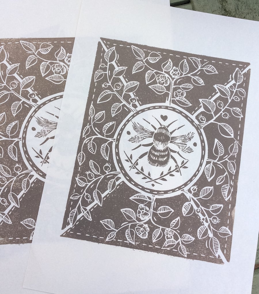 Little bee Lino print pale sepia