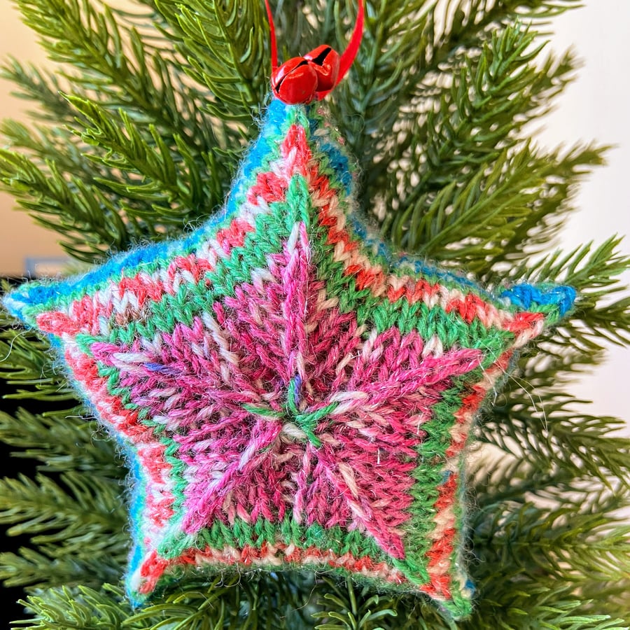 Hand knitted star - Christmas Decorations - Multicolour