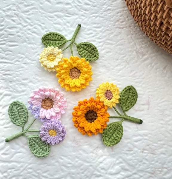 Handmade Crochet Sunflower Brooch, Flower Pin, Micro Crochet Pin 