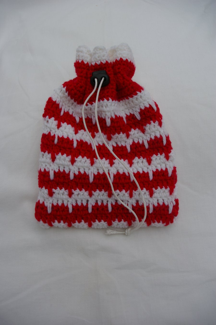 Bag Crochet toggled Gift Bag in White and Red 