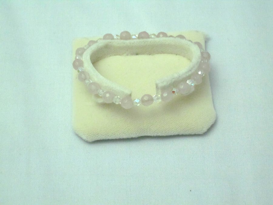 Rose quartz and clear crystal bracelet (42)