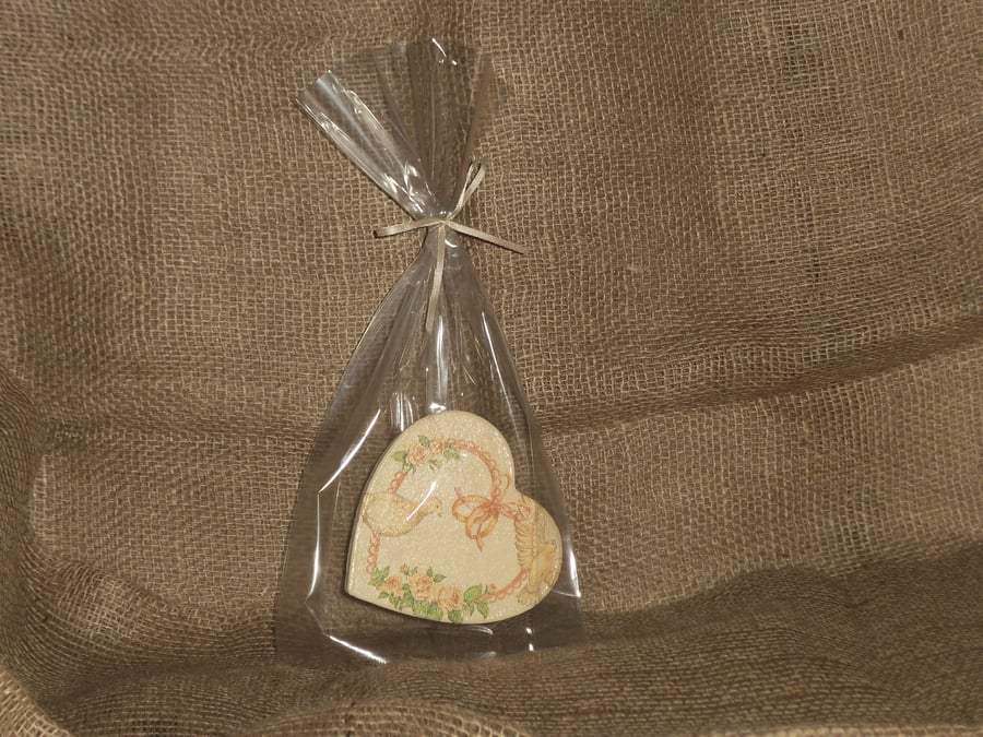 Magnet Wedding Marriage Celebration Memories Heart Doves Rings decoupage Unusual