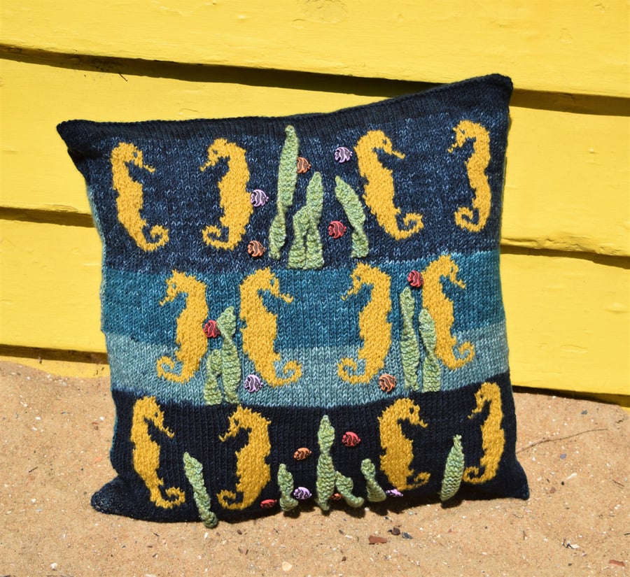 Knitting Pattern for a Sea Horse Cushion, Digital Knitting Pattern
