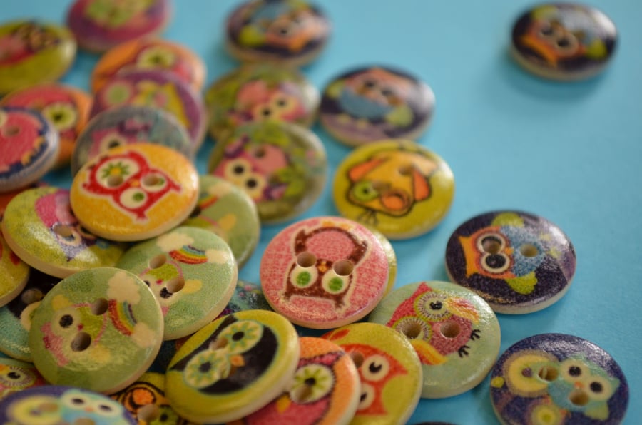 15mm Wooden Owl Buttons Random Mix Bird (SOW2)
