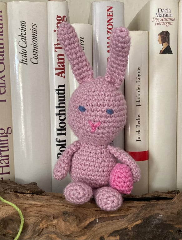 Amigurumi Easter bunnies 