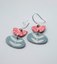 Flower earrings in red and grey - Image 2