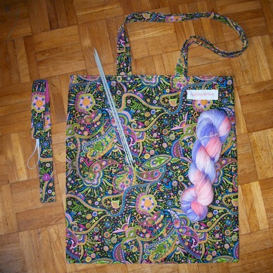 Knitting Gift Set including Bag, Needles and Wool.