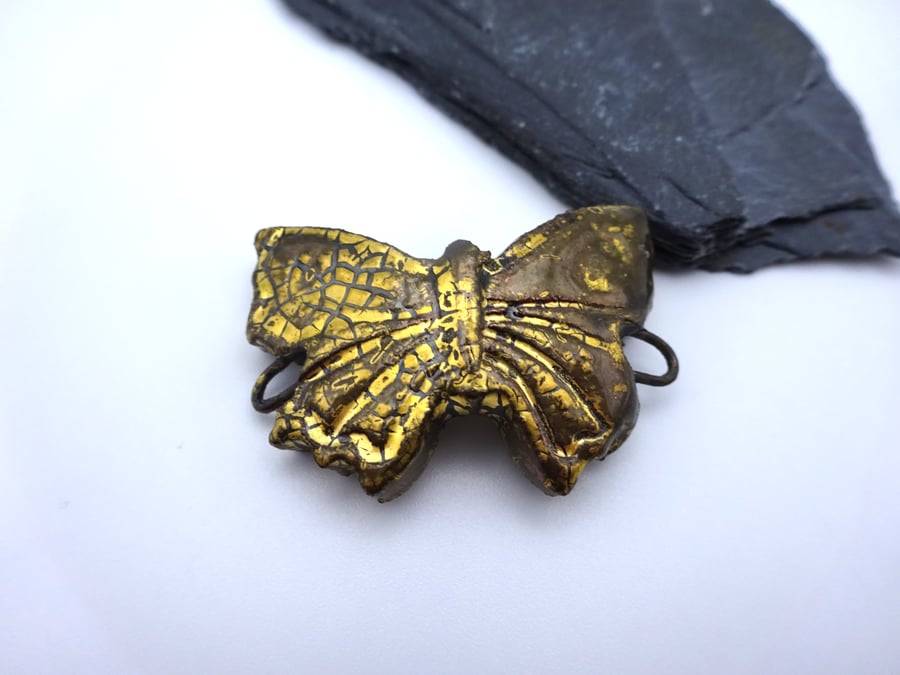 gold ceramic butterfly connector