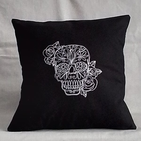 Black skull cushion 