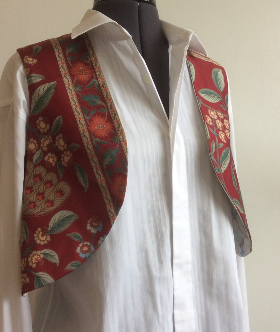  Reversible Sleeveless Jacket, waistcoat, red floral