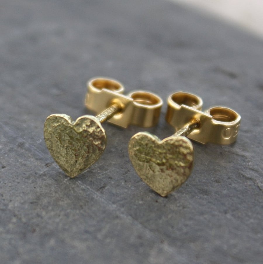 Heart stud earrings -18 carat gold
