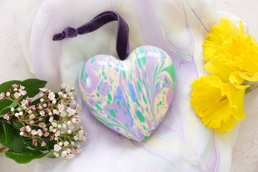Hanging marbled ceramic heart decoration in spring colours