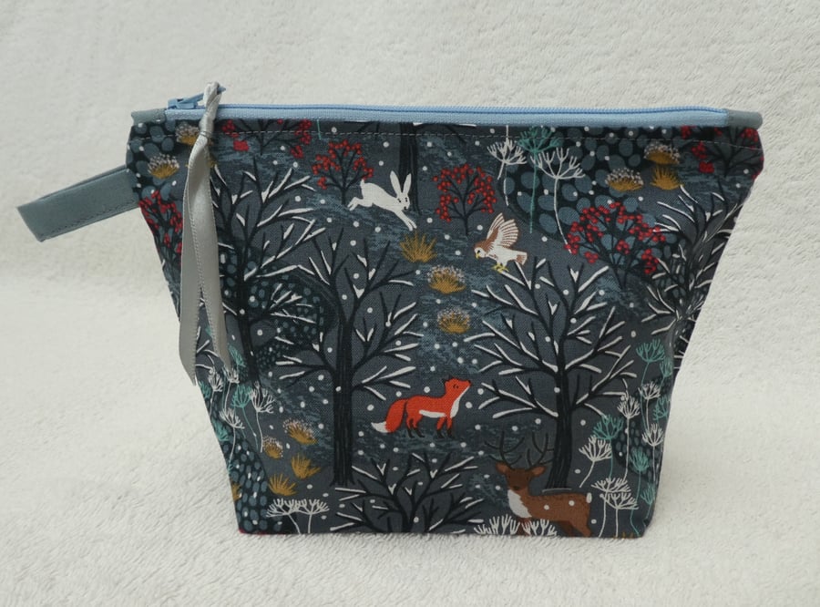 Woodland Animals Print Zipped Purse. Fully Lined with Gusset and Zip. 
