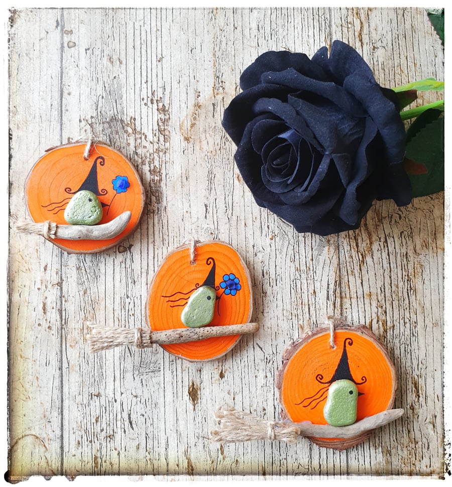 Seaglass and driftwood ornament "BROOM TWEETHILDA"