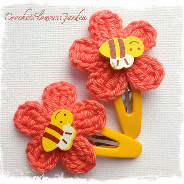 Set of 2 hair clips with crochet flowers 