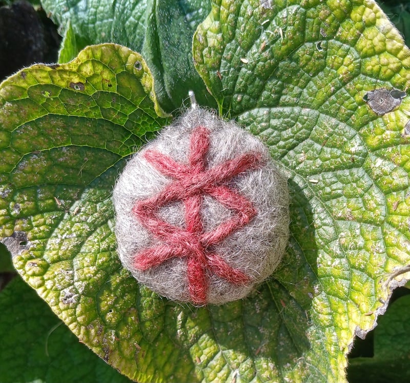 A Bind Rune Amulet Keyring for Protection