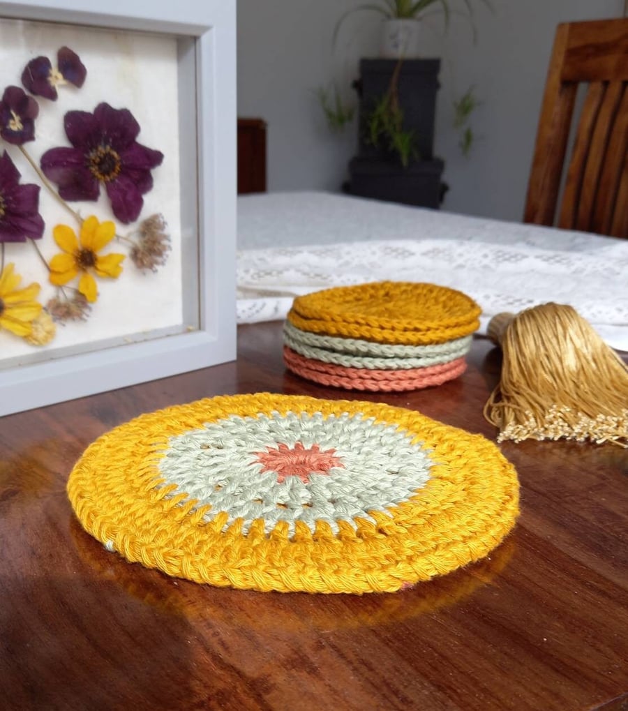 Woodland inspired hotpad and coaster set