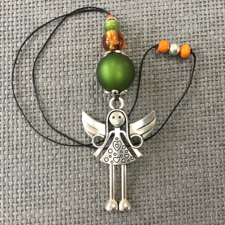 “Olive Angel” short necklace