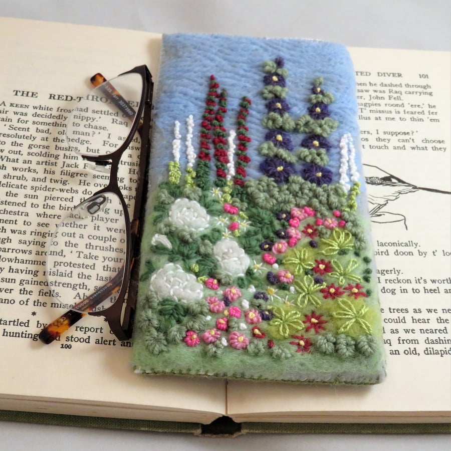 Rose garden embroidered and felted spectacles case
